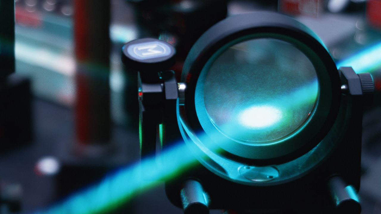 Лазер, оптический транзистор